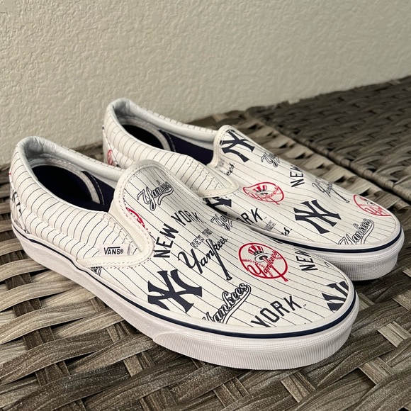 Vans Shoes - NWOT Yankees Vans